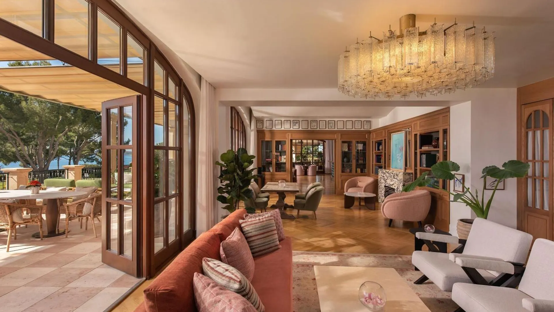 The St. Regis Mardavall Mallorca Resort Palma Nova