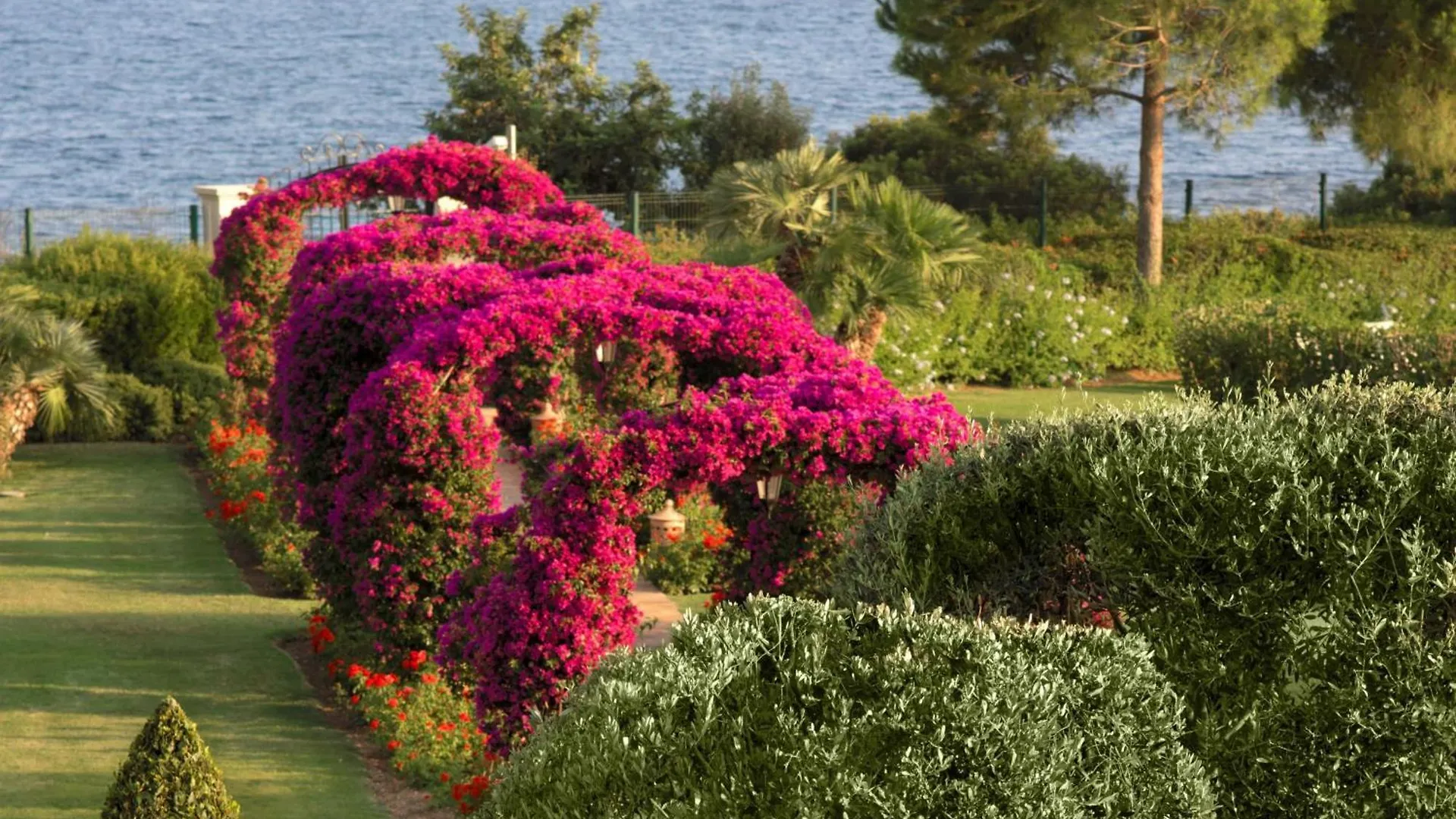 The St. Regis Mardavall Mallorca Resort Palma Nova