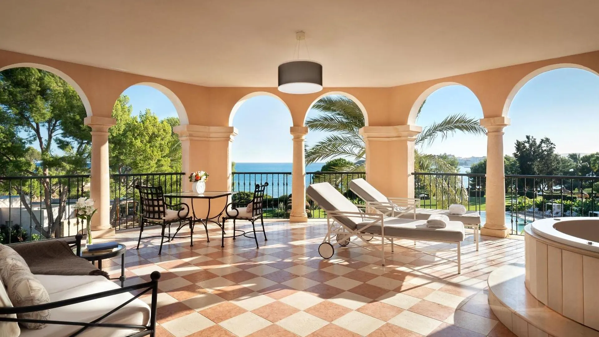 The St. Regis Mardavall Mallorca Resort Palmanova 5*,  España